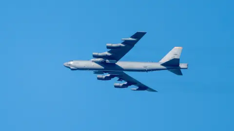 Tragedy in California: Eight Americans Killed in B‑52 Bomber Crash