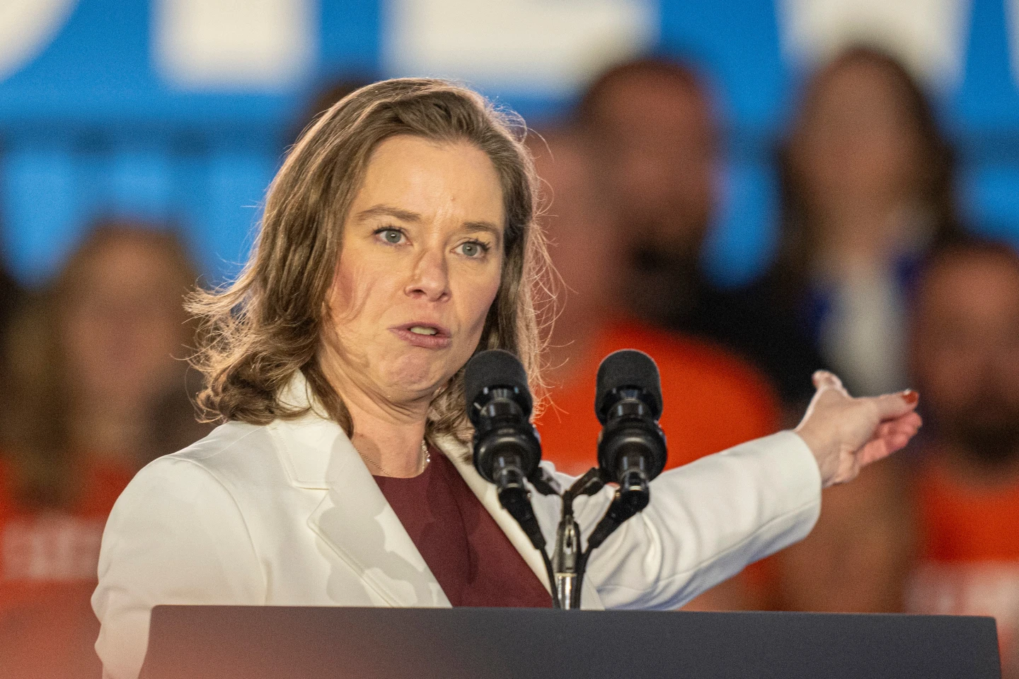 Wisconsin Governor Questions Immigration Proposal by Lieutenant Governor