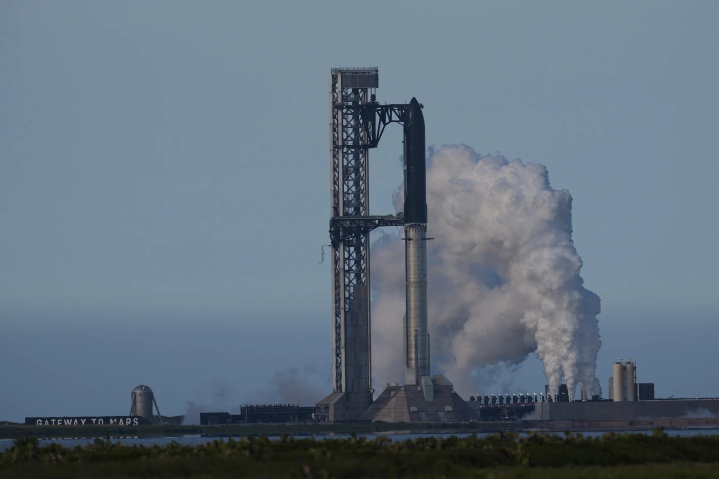 SpaceX's Starship Rocket Had a Close Call! 🚀