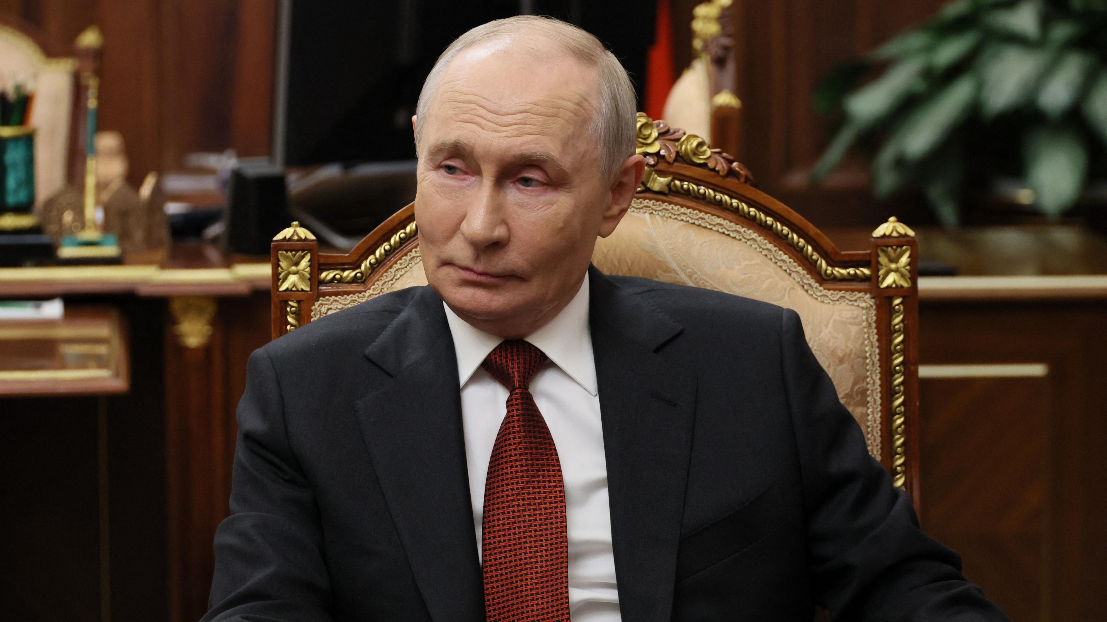 Russia’s Rhetorical Rumble: Power & War Tightrope