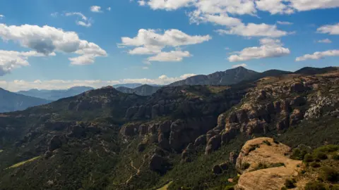 Sky‑High Tragedy: Brit Dies in Paragliding Accident Near Spain’s Tremp