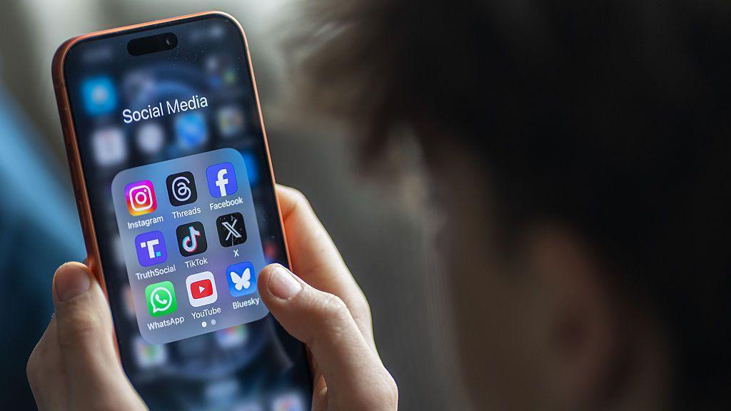 New Zealand to Ban Under‑16s from Social Media