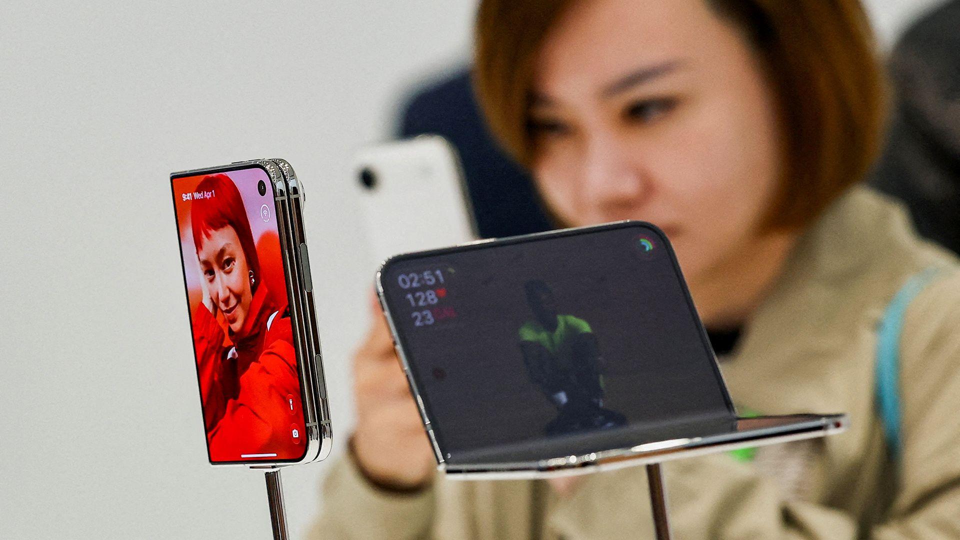 Apple iPhone Duo launch