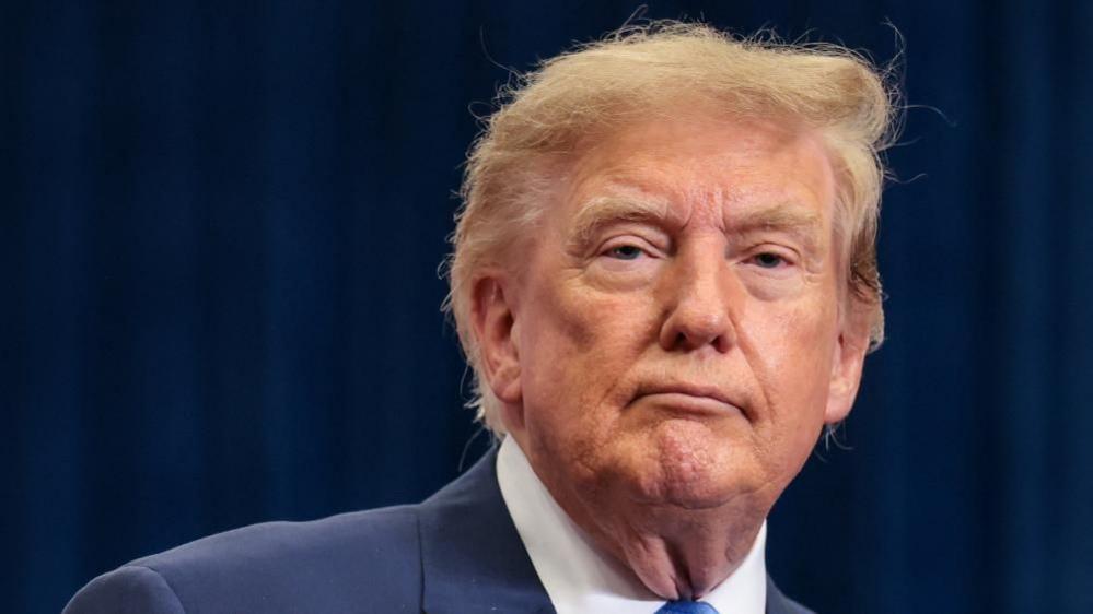 Trump Says US is ‘Reviewing’ Falklands Stance as He Urges UK to Boost Defence Spend