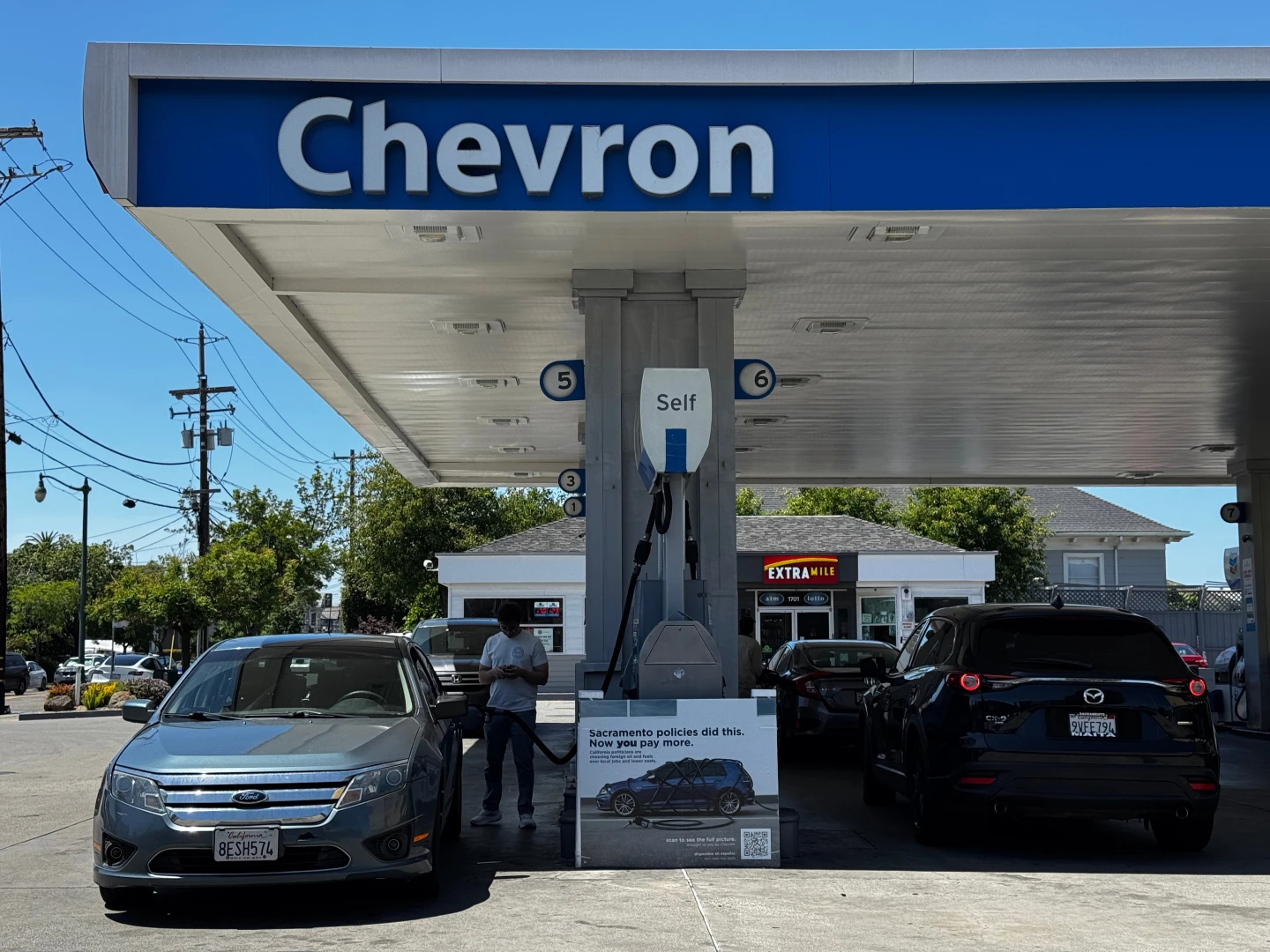 Gas Price Showdown! Gov. Newsom vs. Chevron in California 🚗⛽