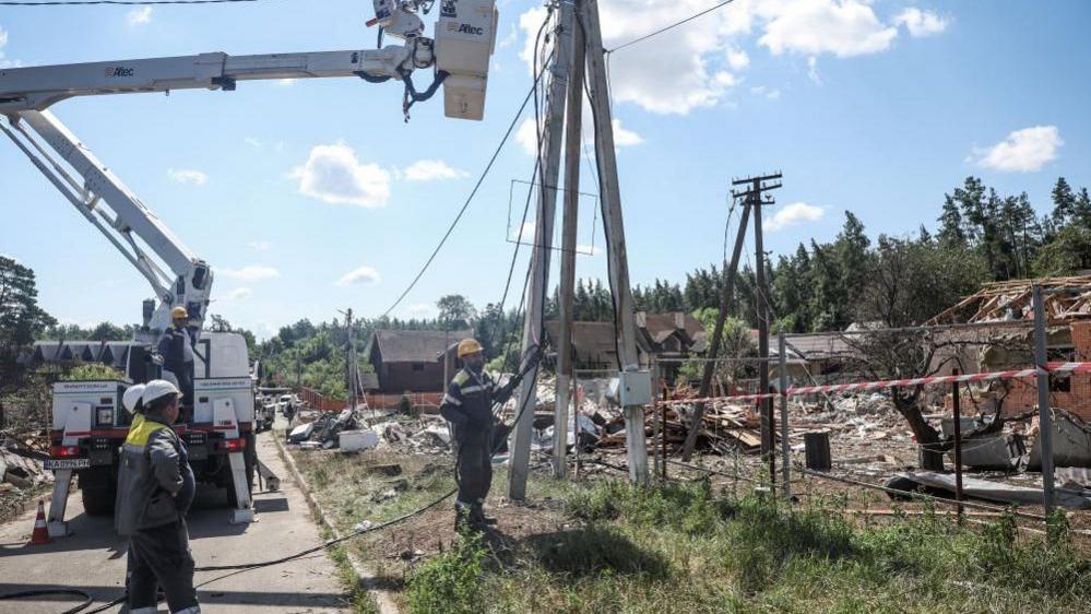 Energy workers restore power after a strike