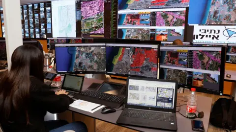 Navigating Chaos: How Airlines Manage During War