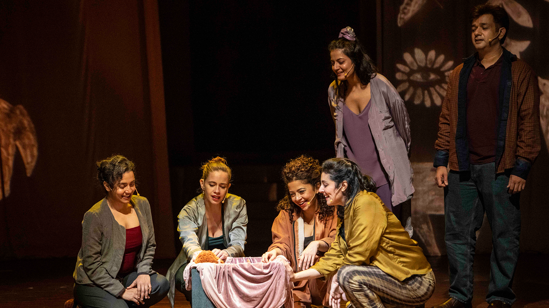 Motherhood Through the Beef: Bollywood Star’s Bold Play Breaks the Mold