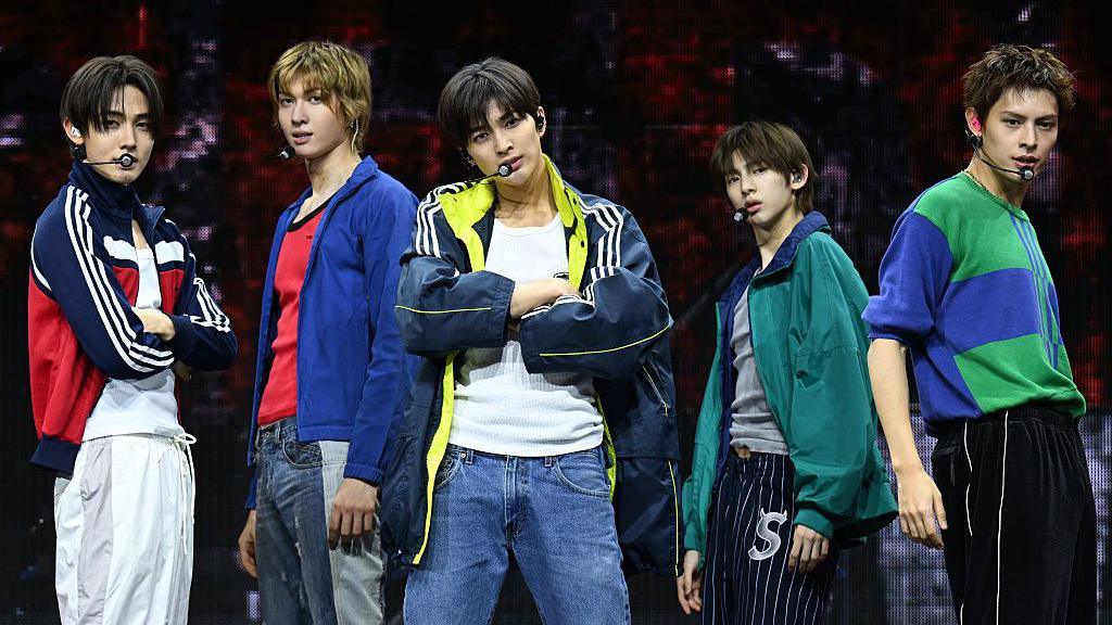 Cortis Calls Fans to Put Their Phones Down – The Vibe Around K‑Pop Concert Etiquette