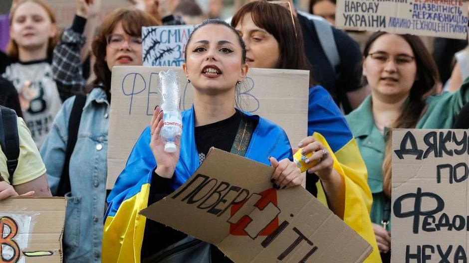 Zelensky’s Defence Shuffle Sparks Youth Fury: Protests Demand Fedorov’s Return