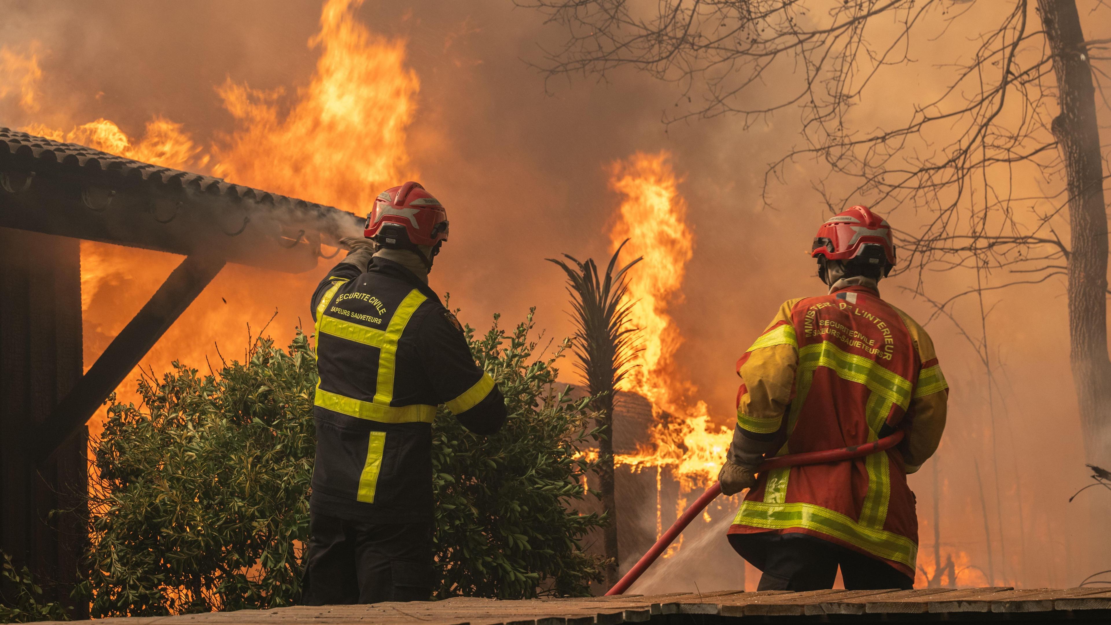Wildfire Chaos: 250,000+ People Forced to Escape Across France and Spain