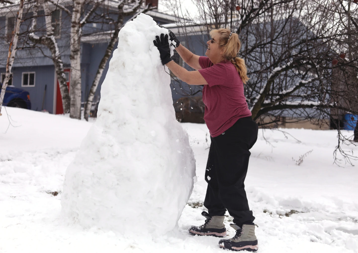 New England Faces Wild Winter Weather: Snow, Ice, and Travel Impacts