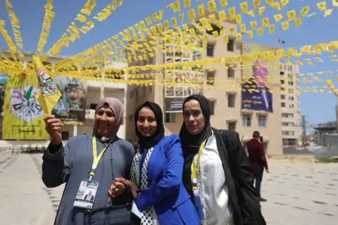 Fatah's First Major Gathering in a Decade: Amid Crisis and Calls for Reform