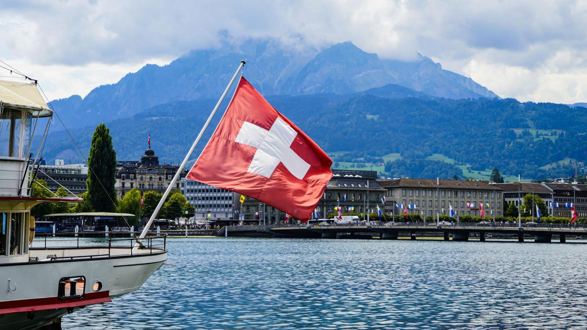 Buddy‑Friendly Borders: UK‑Switzerland Agree on Roaming‑Free Trips & Quick Airport Gates